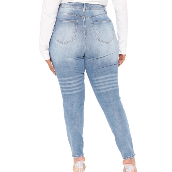 FASHION NOVA From A Distance Mid Rise Plus Size Jeans Size 3X NEW - Picture 2 of 11